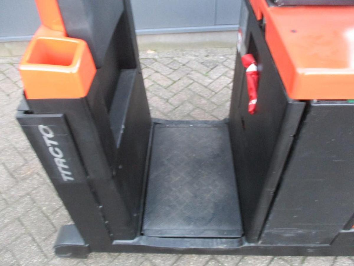 Refurbished 2018 TOYOTA TSE300 Tracto