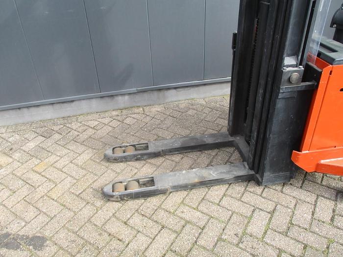 Refurbished 2000 BT LSV 1250 - 1810