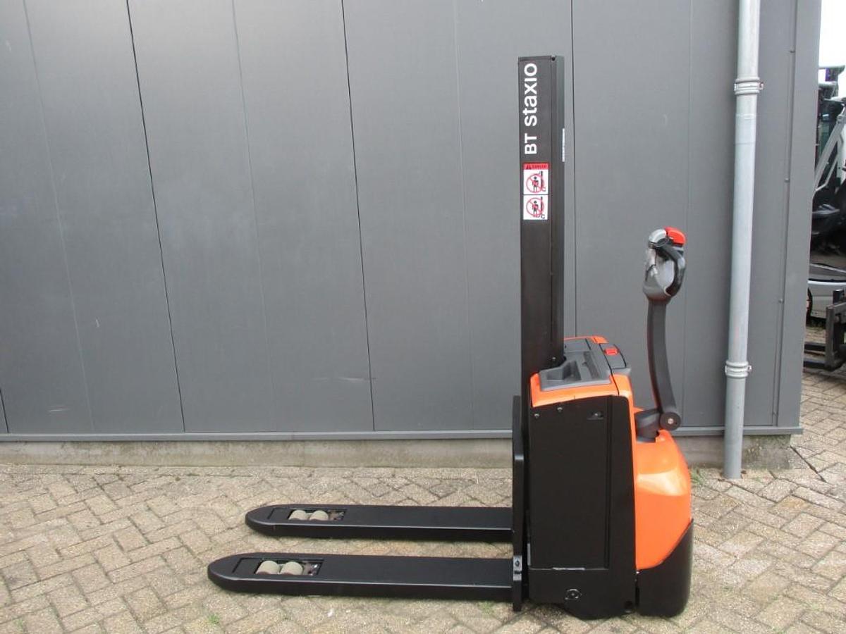 Refurbished 2017 TOYOTA SWE 080L - 1332