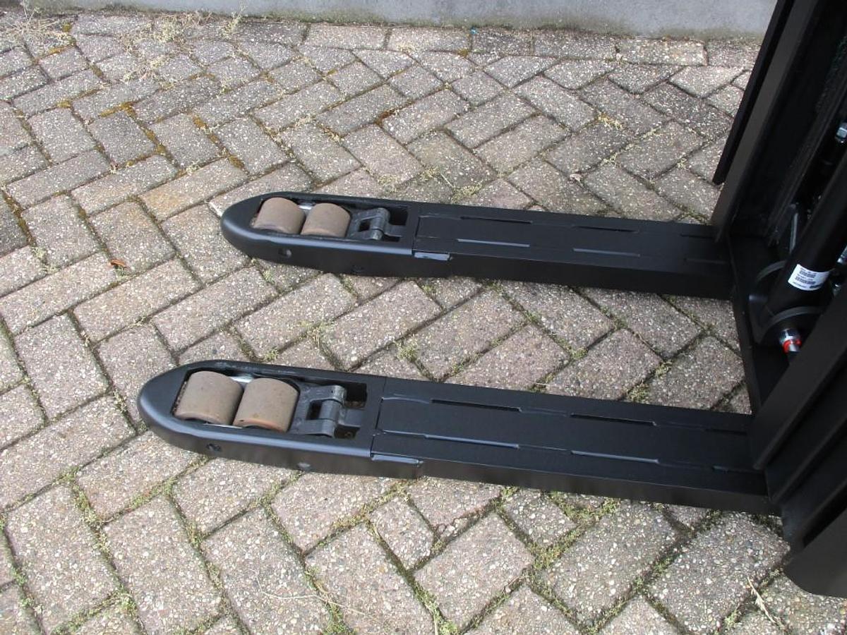 Refurbished 2018 TOYOTA SWE140L - 678