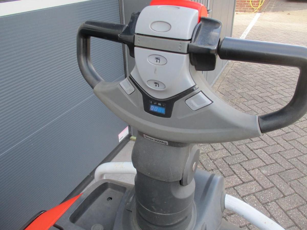 Refurbished 2015 BT LPE 200 - 1946