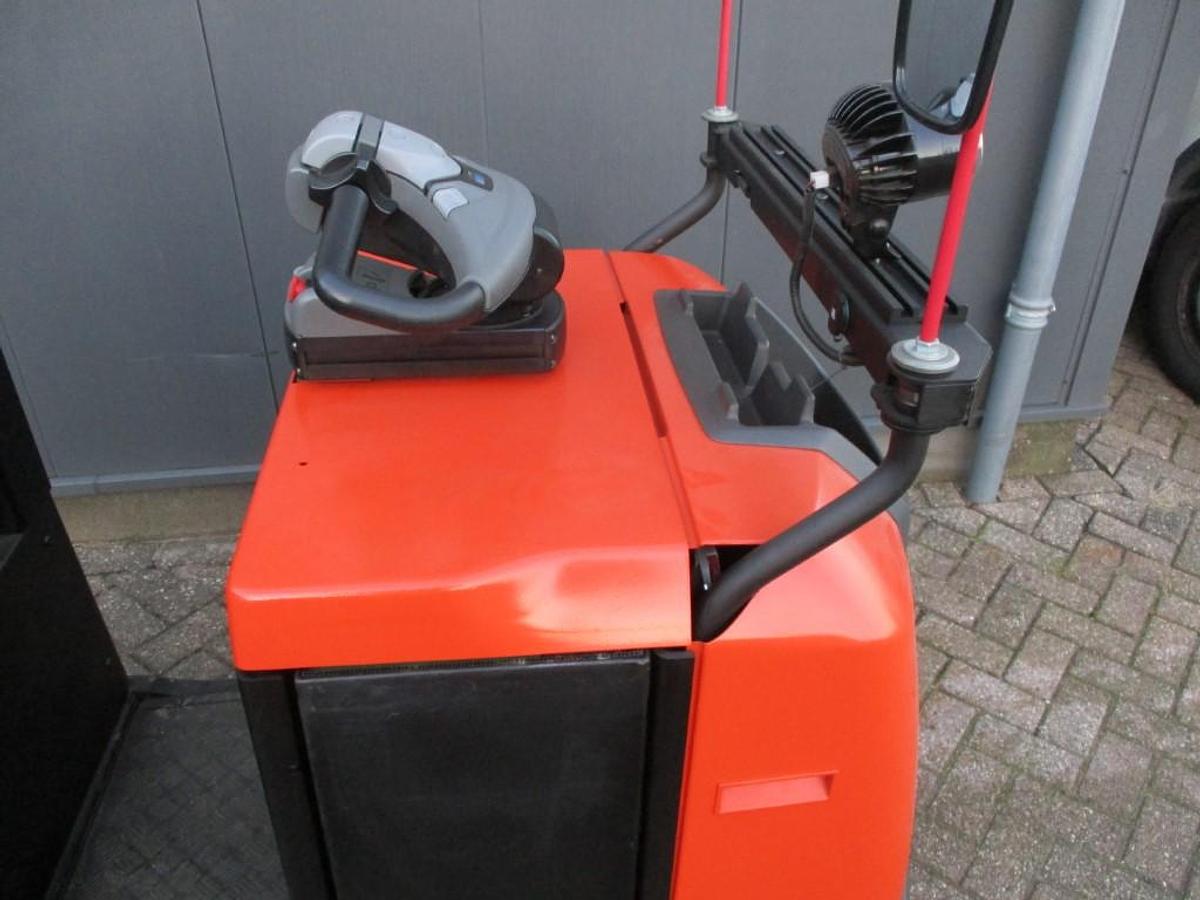 Refurbished 2018 TOYOTA TSE300 Tracto - 2086