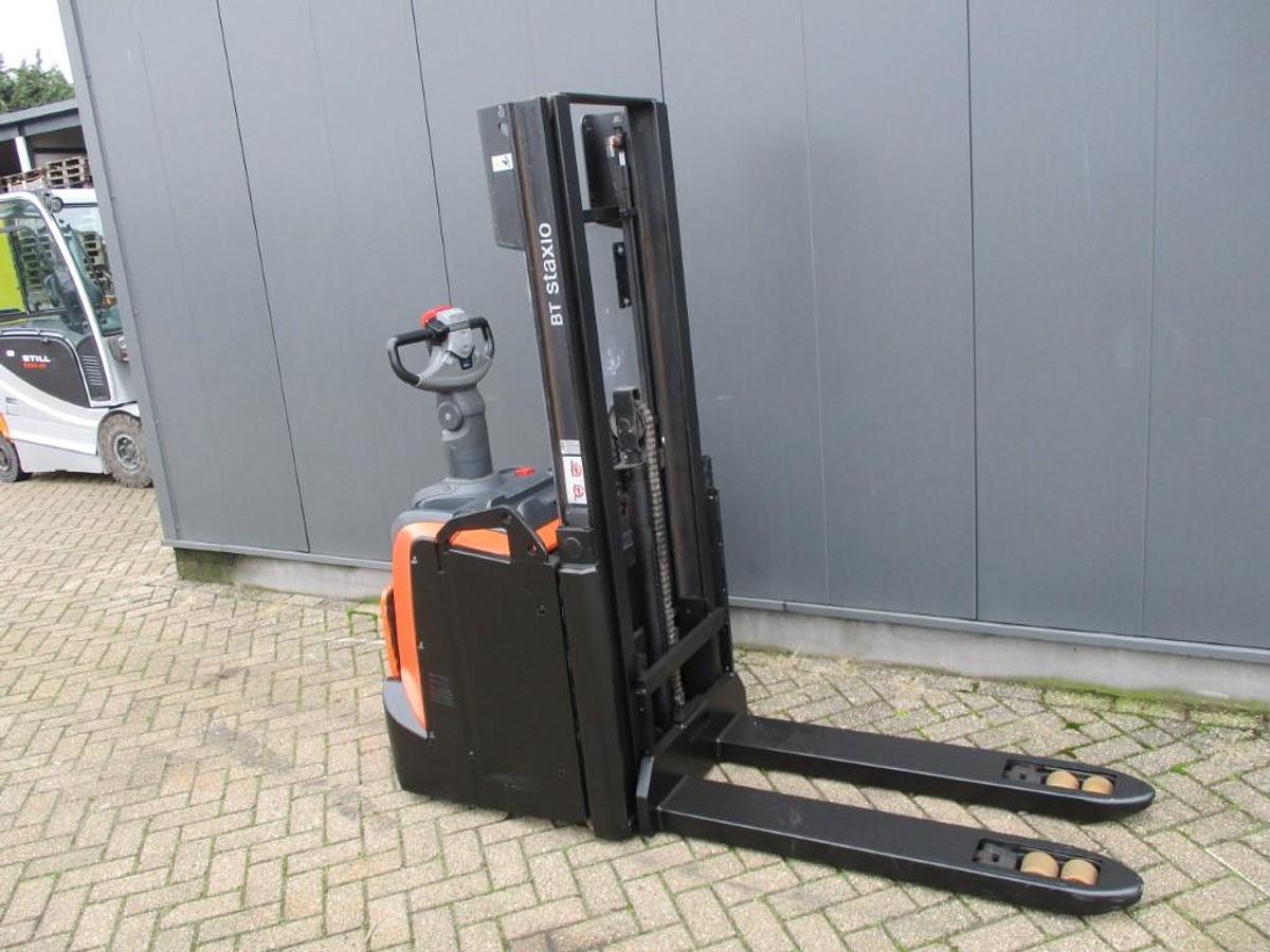 Refurbished 2016 TOYOTA SPE120L