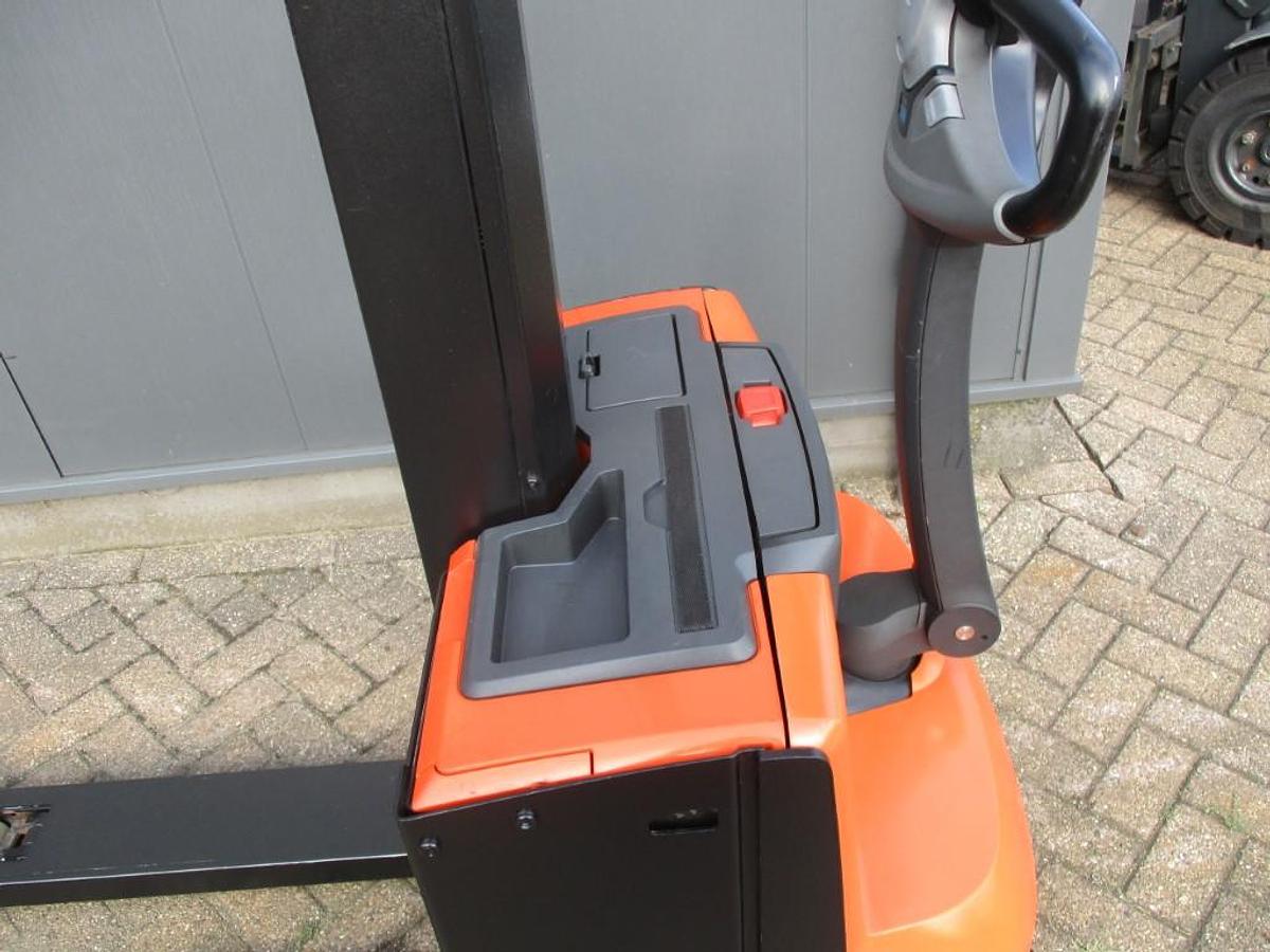 Refurbished 2015 TOYOTA BT SWE 080L - 1101