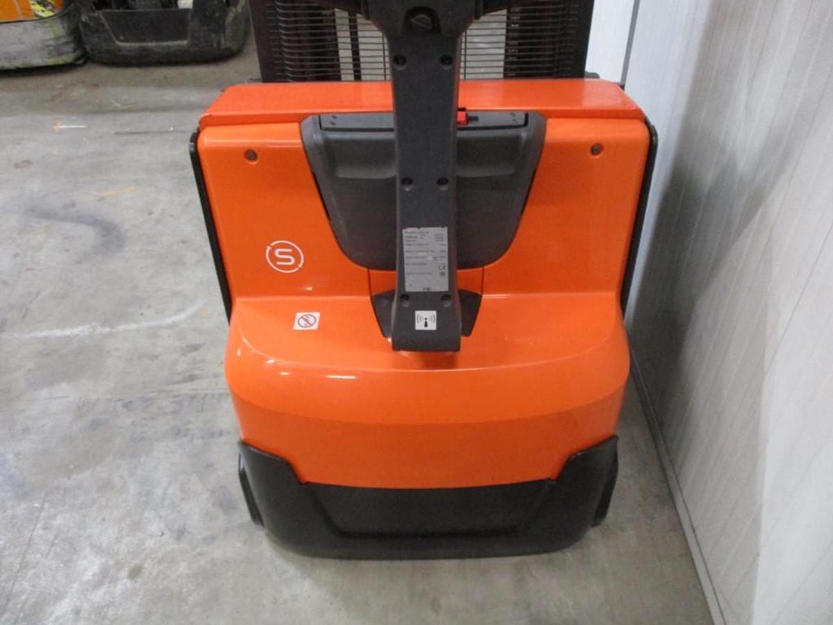 Refurbished 2020 TOYOTA SWE140 triplex - 2061