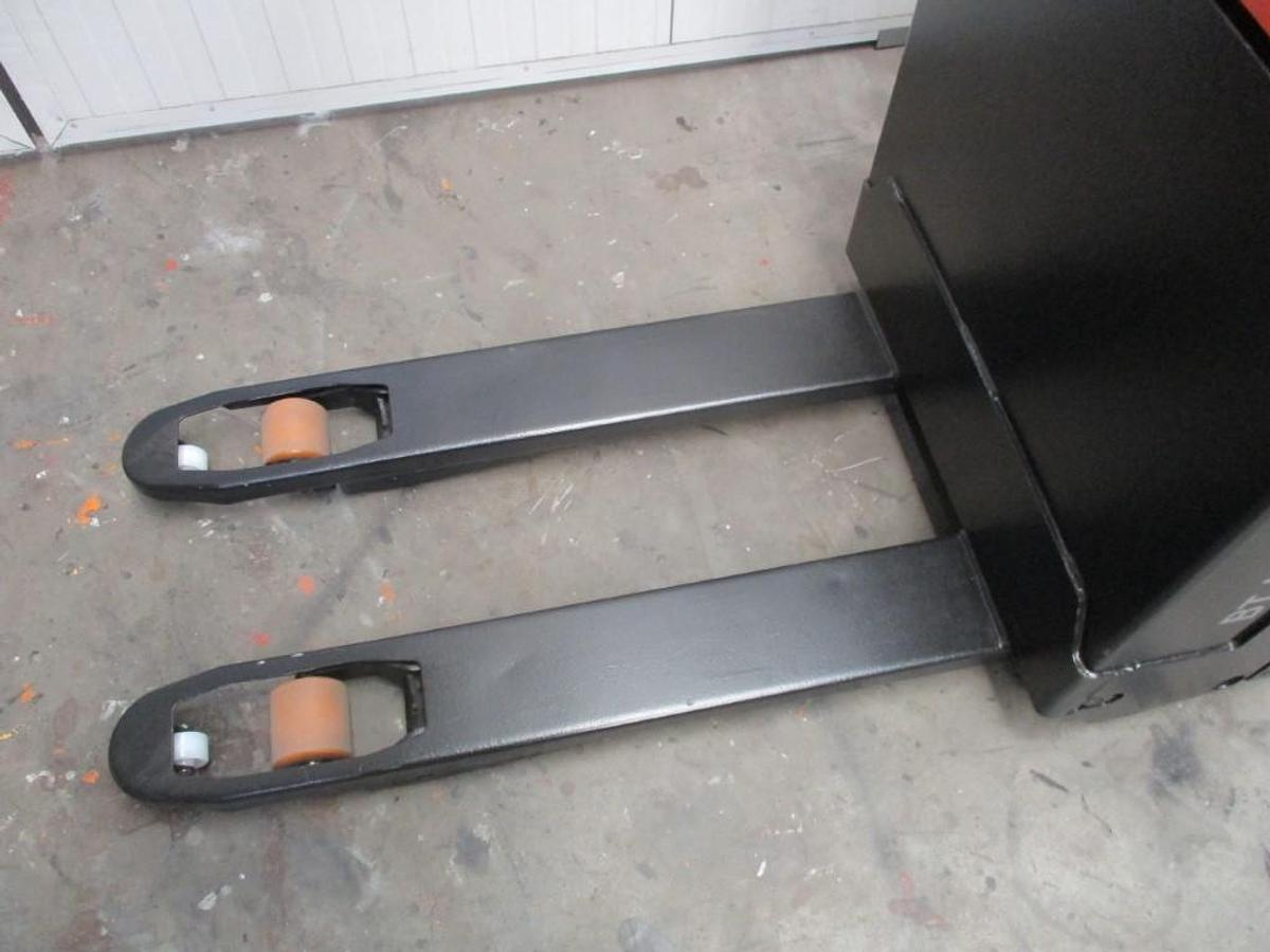 Refurbished 2013 TOYOTA BT LWE140 - 781