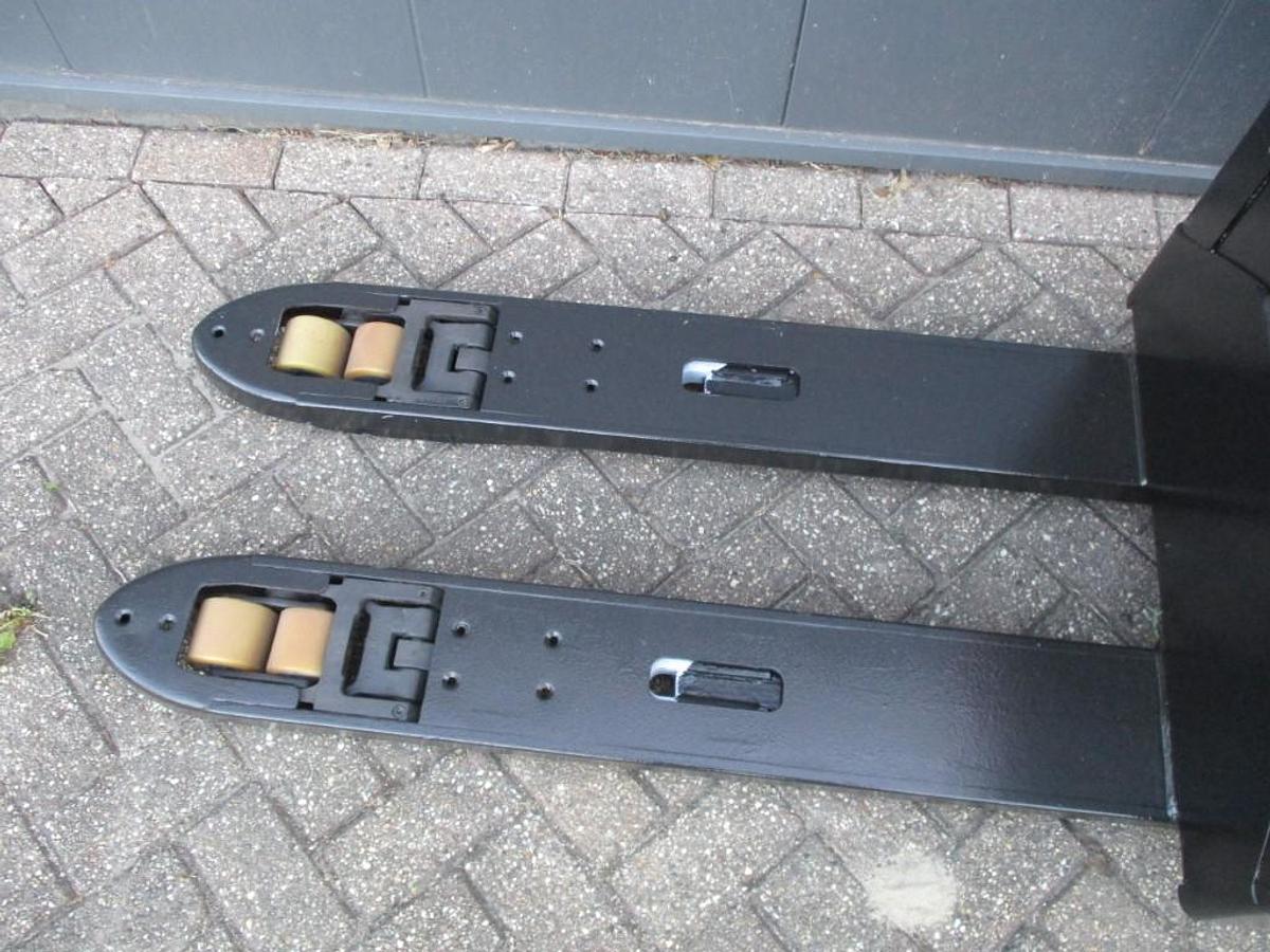 Refurbished 2019 TOYOTA LPE200 - 2214
