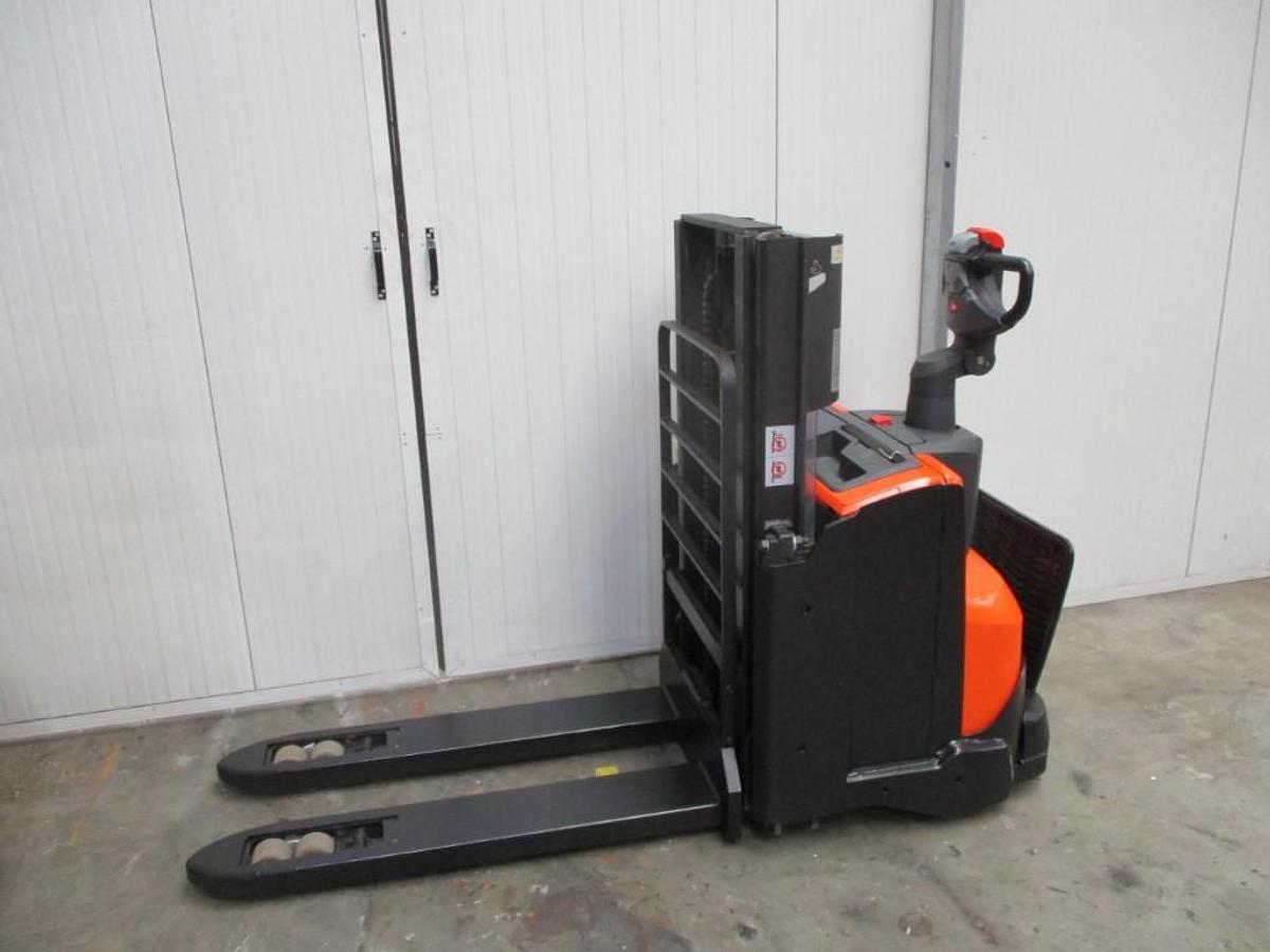 Refurbished 2015 TOYOTA BT SWE200D - 1221