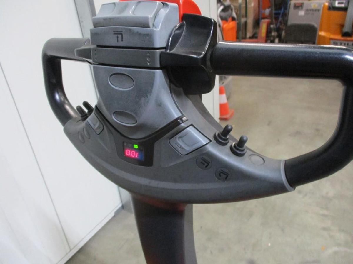 Refurbished 2018 TOYOTA SWE120XR - 942