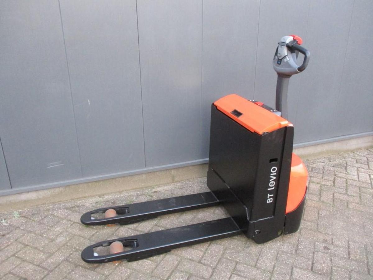 Refurbished 2016 TOYOTA LWE160 - 833