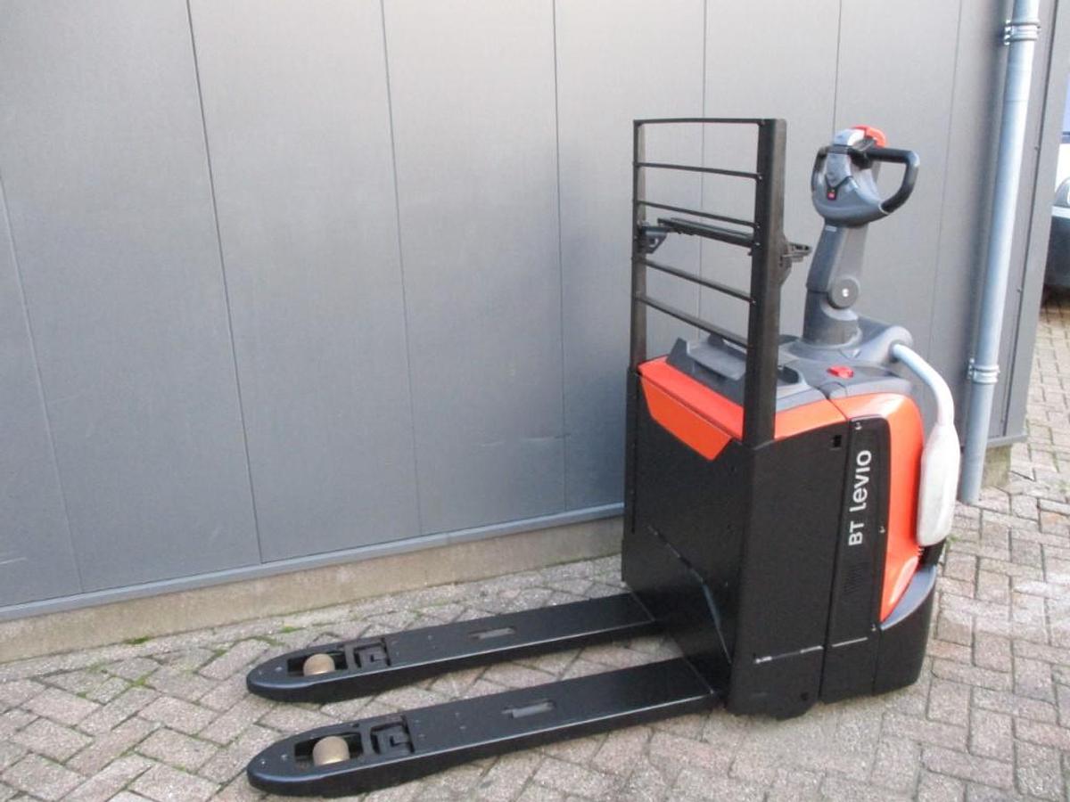 Refurbished 2017 TOYOTA LPE200 - 2095