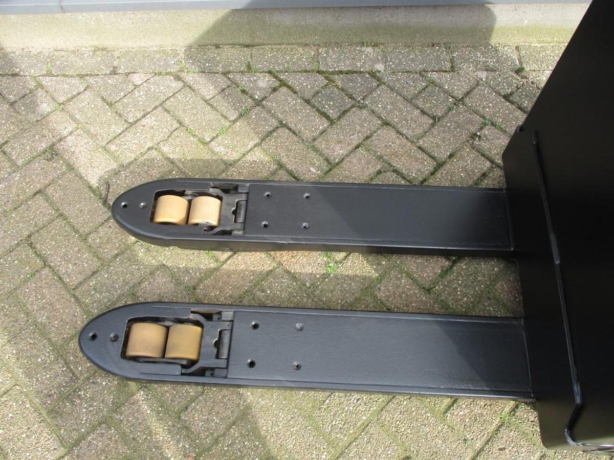 Refurbished 2019 TOYOTA LWE180 - 924