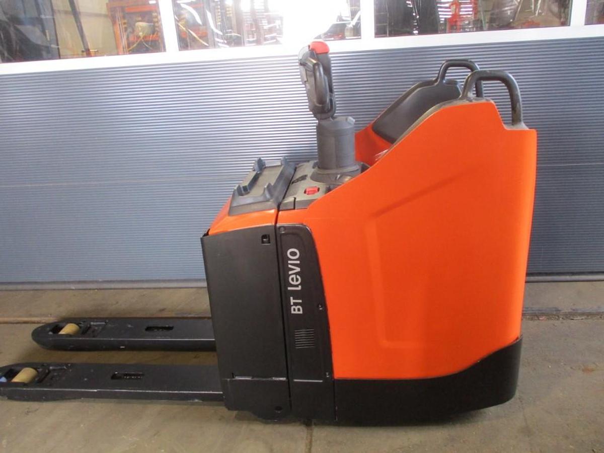 Refurbished 2020 TOYOTA LPE200 - 2458