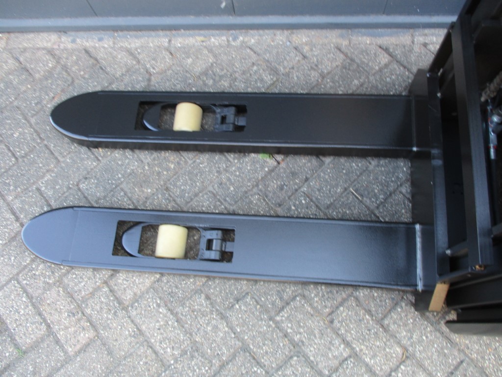 Refurbished 2023 TOYOTA SWE140L - 1509