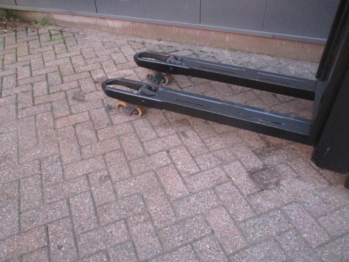 Refurbished 2018 TOYOTA SPE200D - 2401