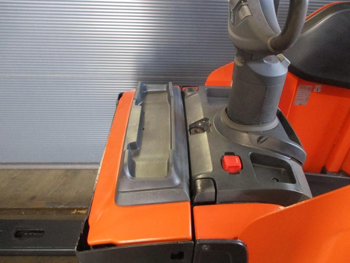 Refurbished 2020 TOYOTA LPE200 - 2458
