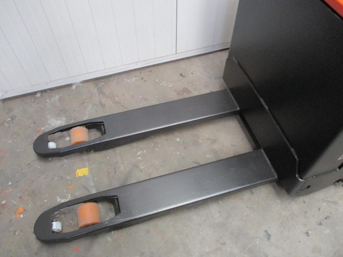 Refurbished 2016 TOYOTA BT LWE160 - 822