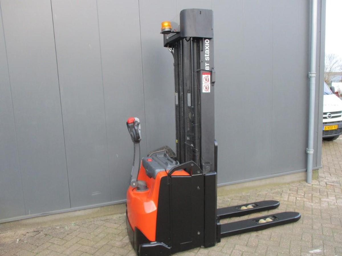 Refurbished 2018 TOYOTA SWE160L triplex - 1551