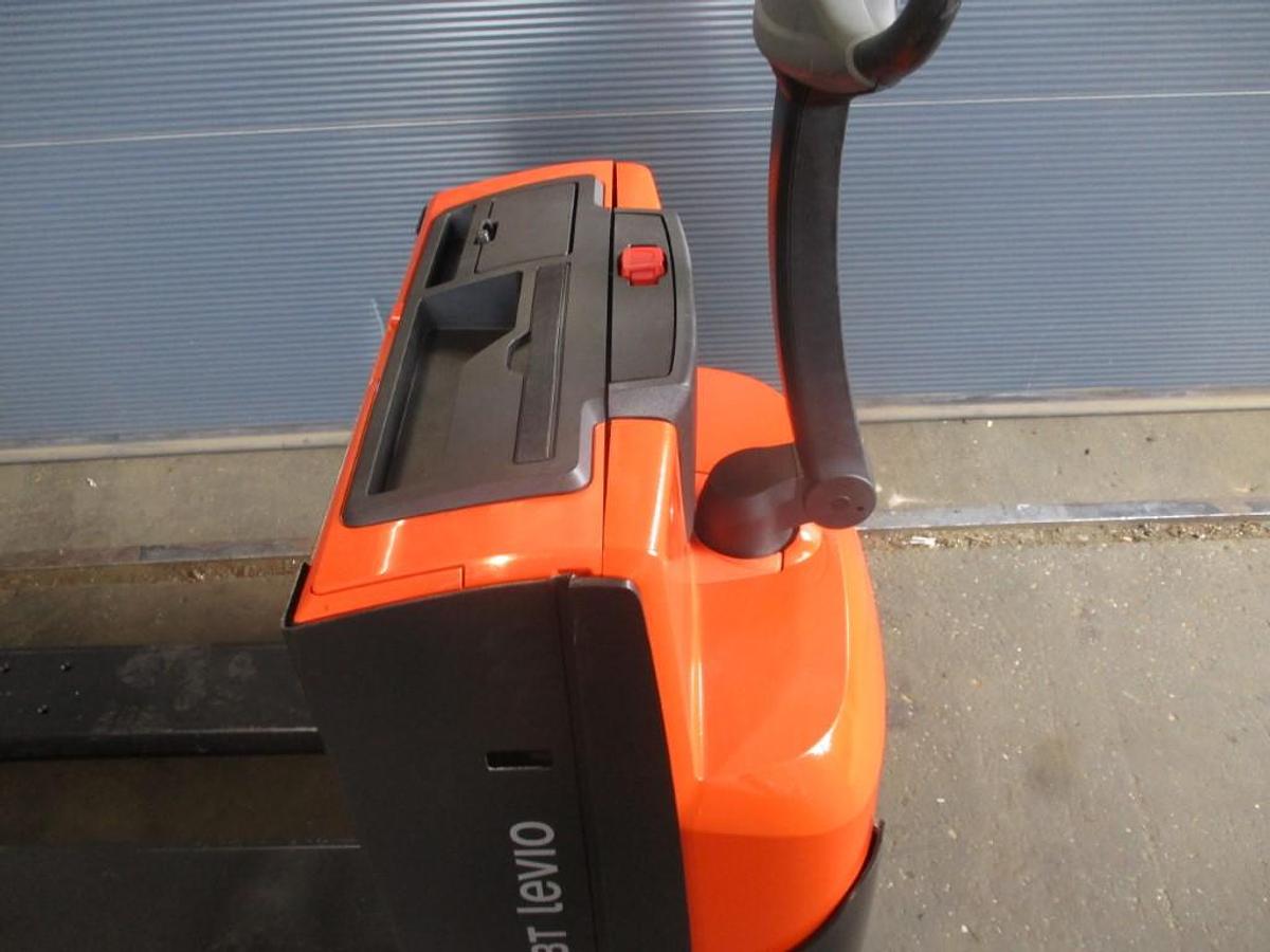 Refurbished 2018 TOYOTA LWE 200
