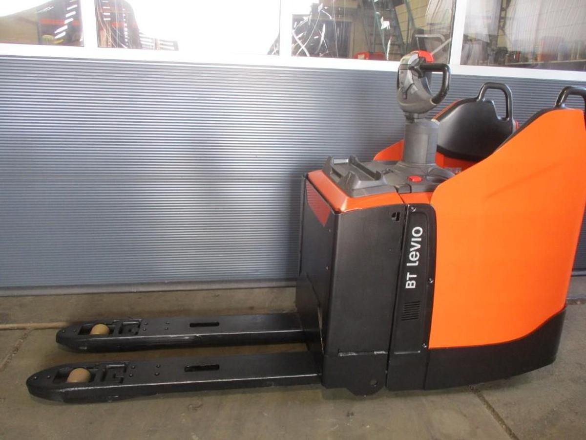 Refurbished 2020 TOYOTA LPE200 - 2425