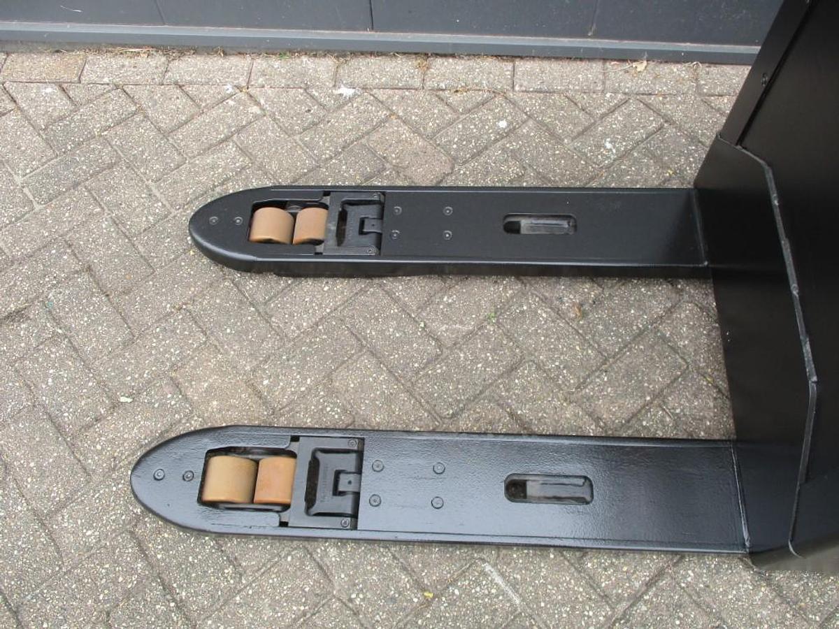 Refurbished 2018 TOYOTA LPE250 - 2556