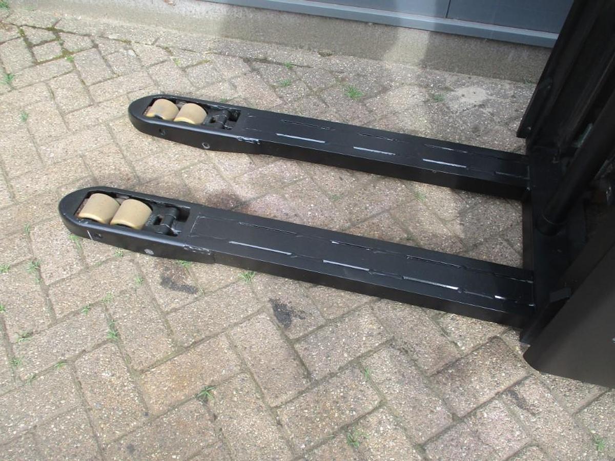 Refurbished 2015 BT SWE 200D - 1820