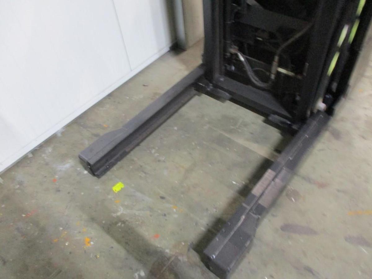 Refurbished 2018 TOYOTA SWE120XR triplex - 1410