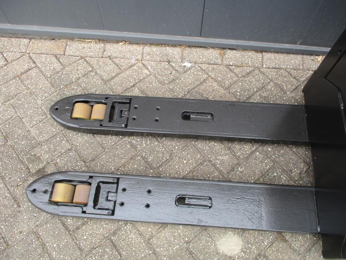 Refurbished 2017 TOYOTA LPE200 - 2356