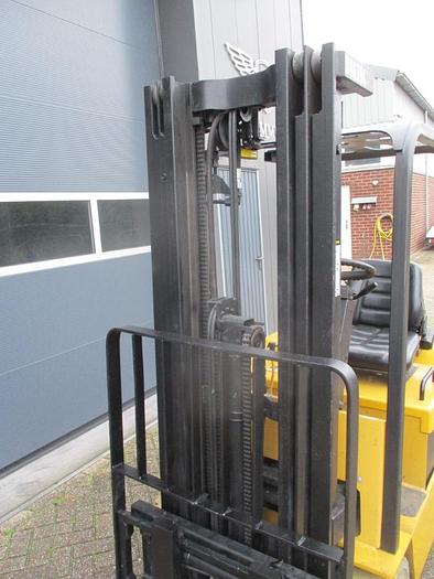 Refurbished 2000 Caterpillar F30