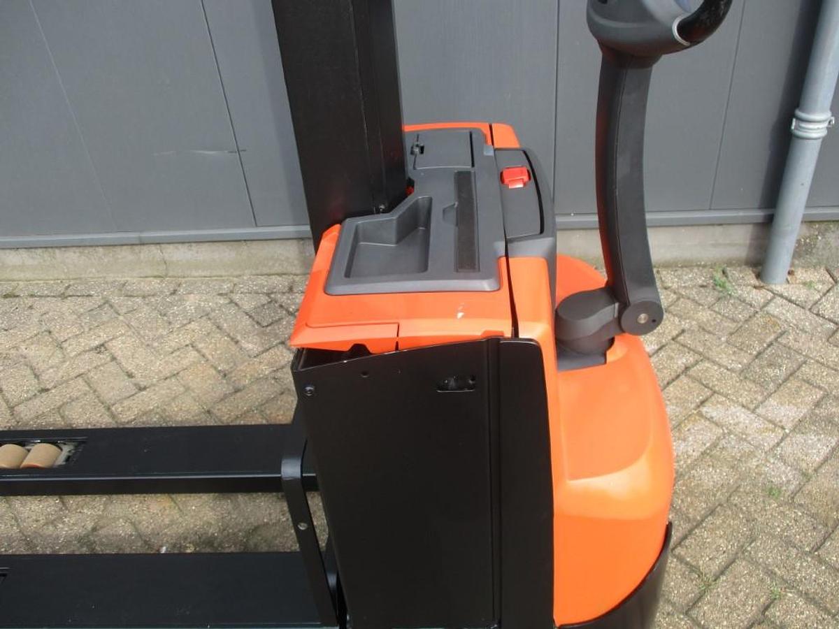 Refurbished 2015 TOYOTA BT SWE 080L - 1120