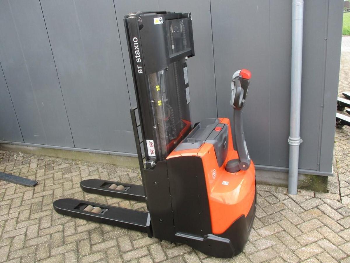 Refurbished 2018 TOYOTA SWE140L - 597