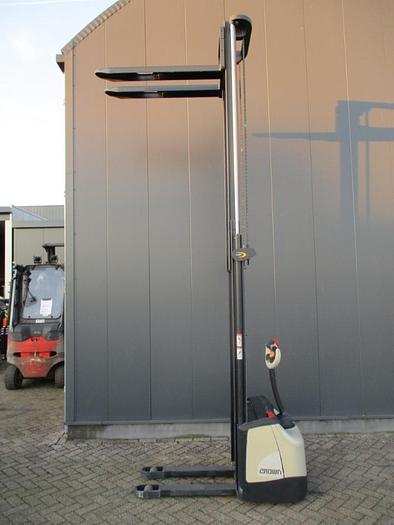 Refurbished 2011 Crown WF 3000-1.0 TL