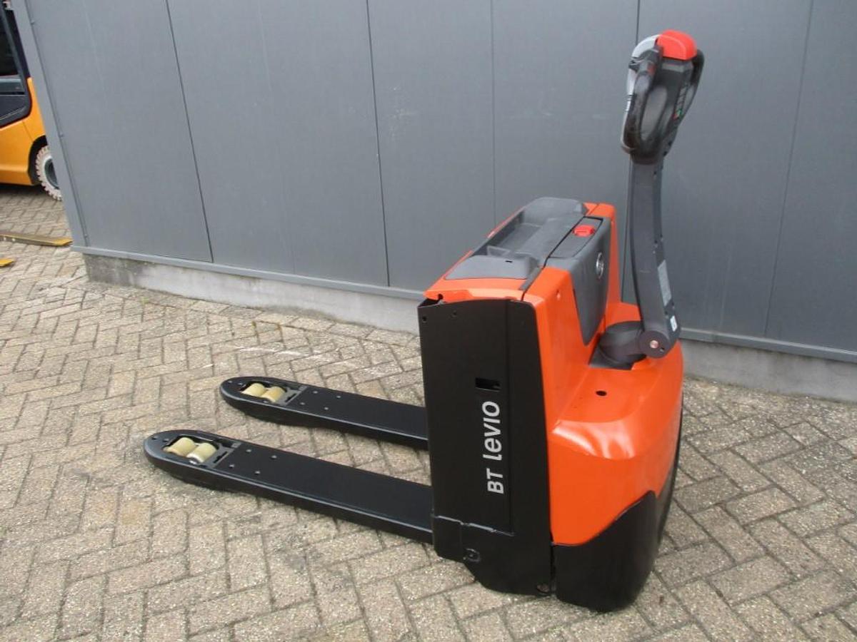 Refurbished 2019 TOYOTA LWE 200 - 1024