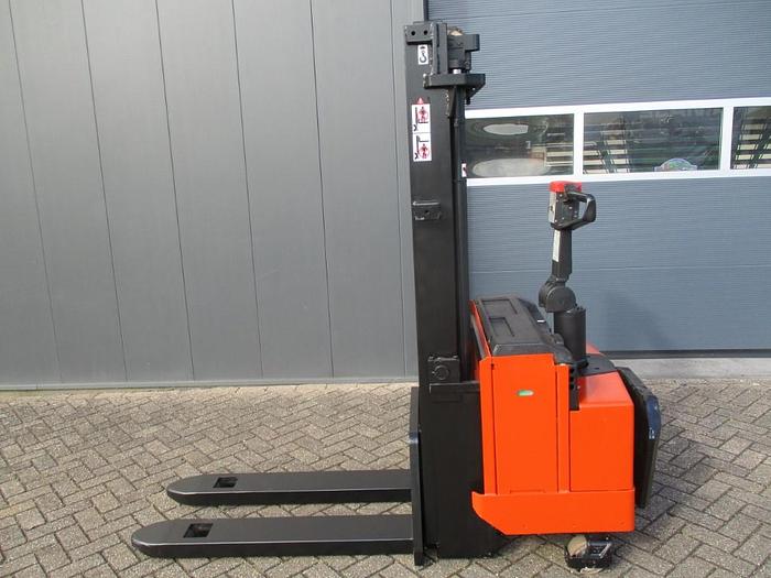 Refurbished 2003 BT LSV 1600 - 2163