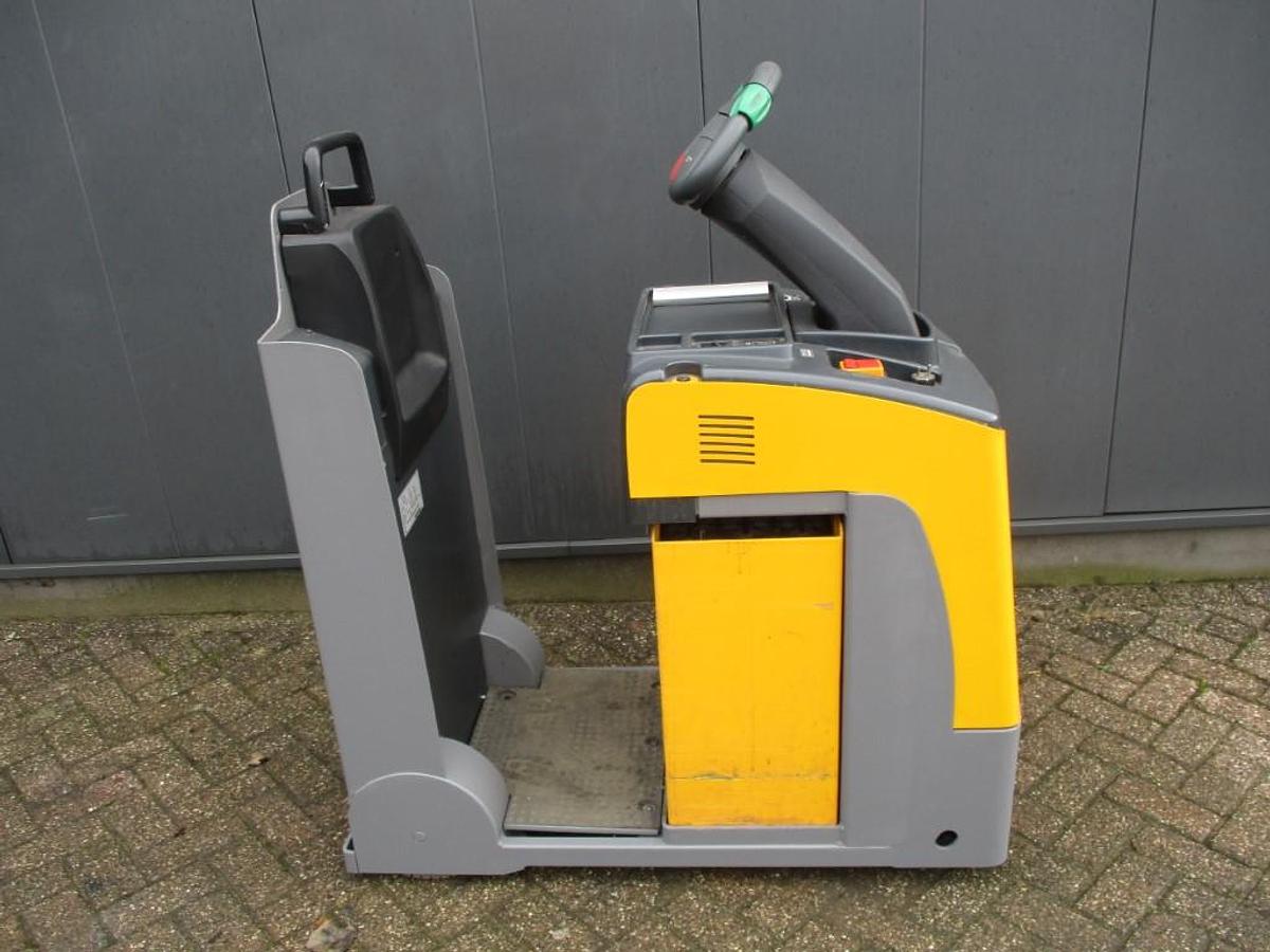 Refurbished 2017 Jungheinrich  EZS130 - 8236