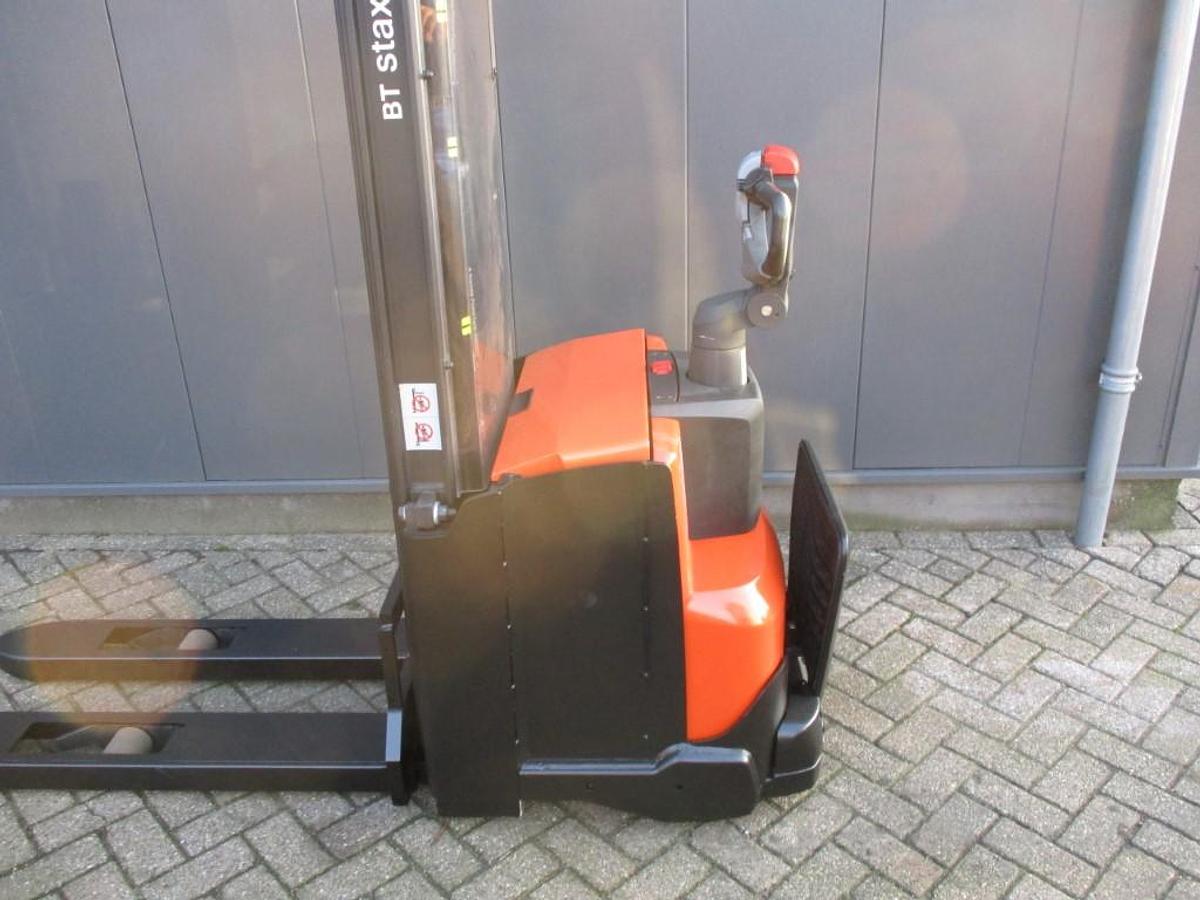 Refurbished 2017 TOYOTA SWE140 - 531