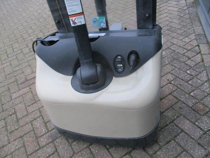 Refurbished 2005 Crown WF 3000-1.0 TL