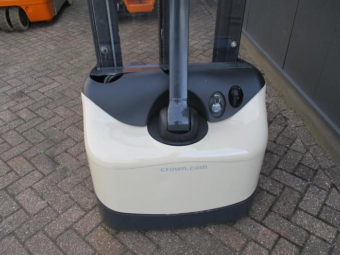 Refurbished 2005 Crown WF 3000-1.0 TL - 1878