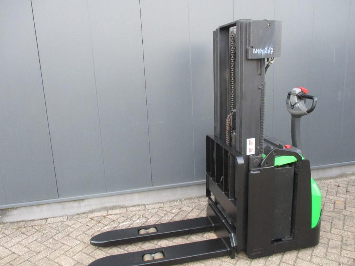 Refurbished 2018 CESAB S212 triplex - 2135
