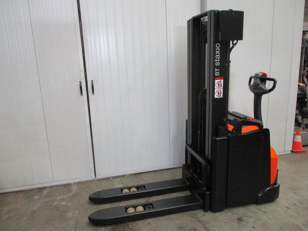 Refurbished 2017 TOYOTA SWE 145 triplex - 2256