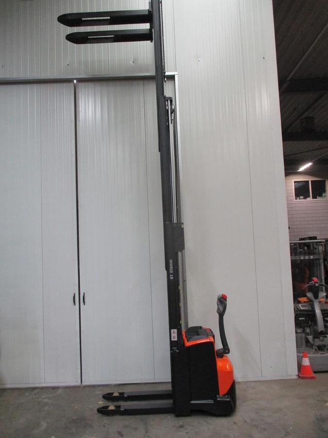 Refurbished 2021 TOYOTA SWE140 triplex - 1560