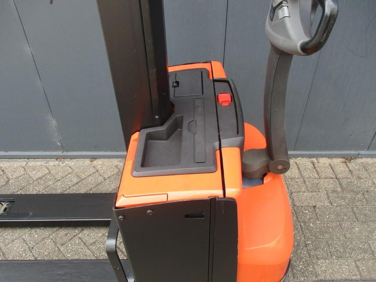 Refurbished 2015 TOYOTA BT SWE 080L - 1258