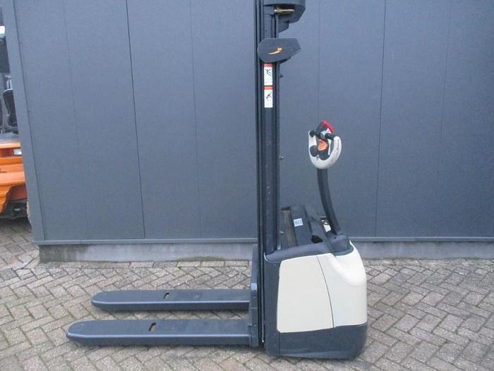 Refurbished 2005 Crown WF 3000-1.0 TL