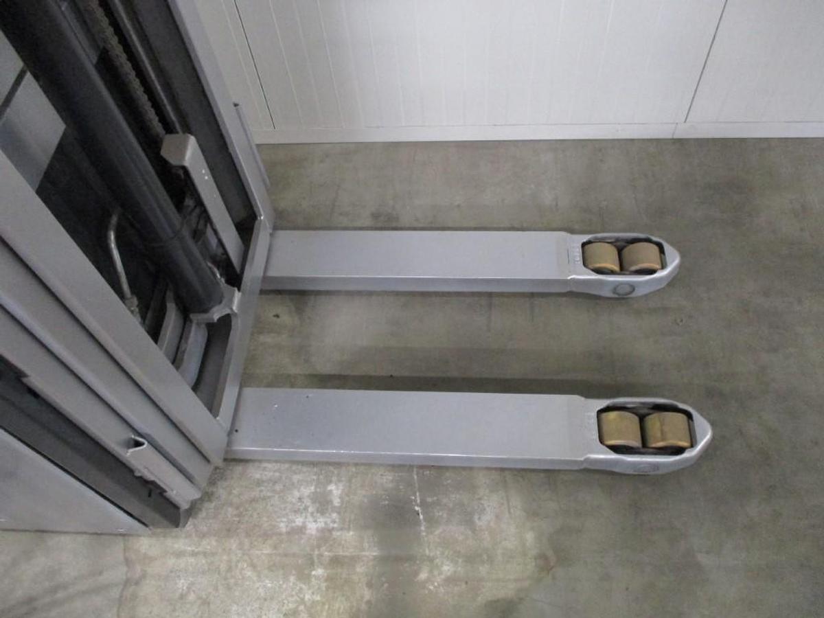 Refurbished 2016 STILL EXV16 triplex - 4372