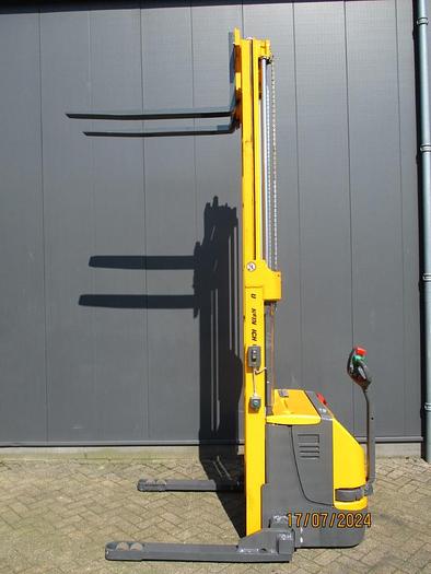 Refurbished 2011 Jungheinrich EJC B14