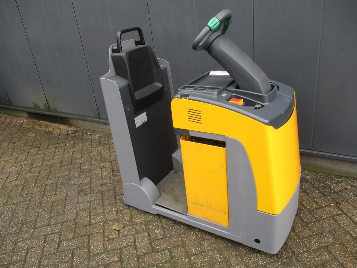 Refurbished 2017 Jungheinrich  EZS130 - 8236