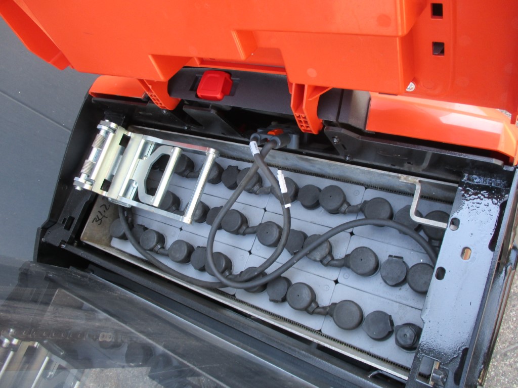 Refurbished 2023 TOYOTA SWE140L - 1199