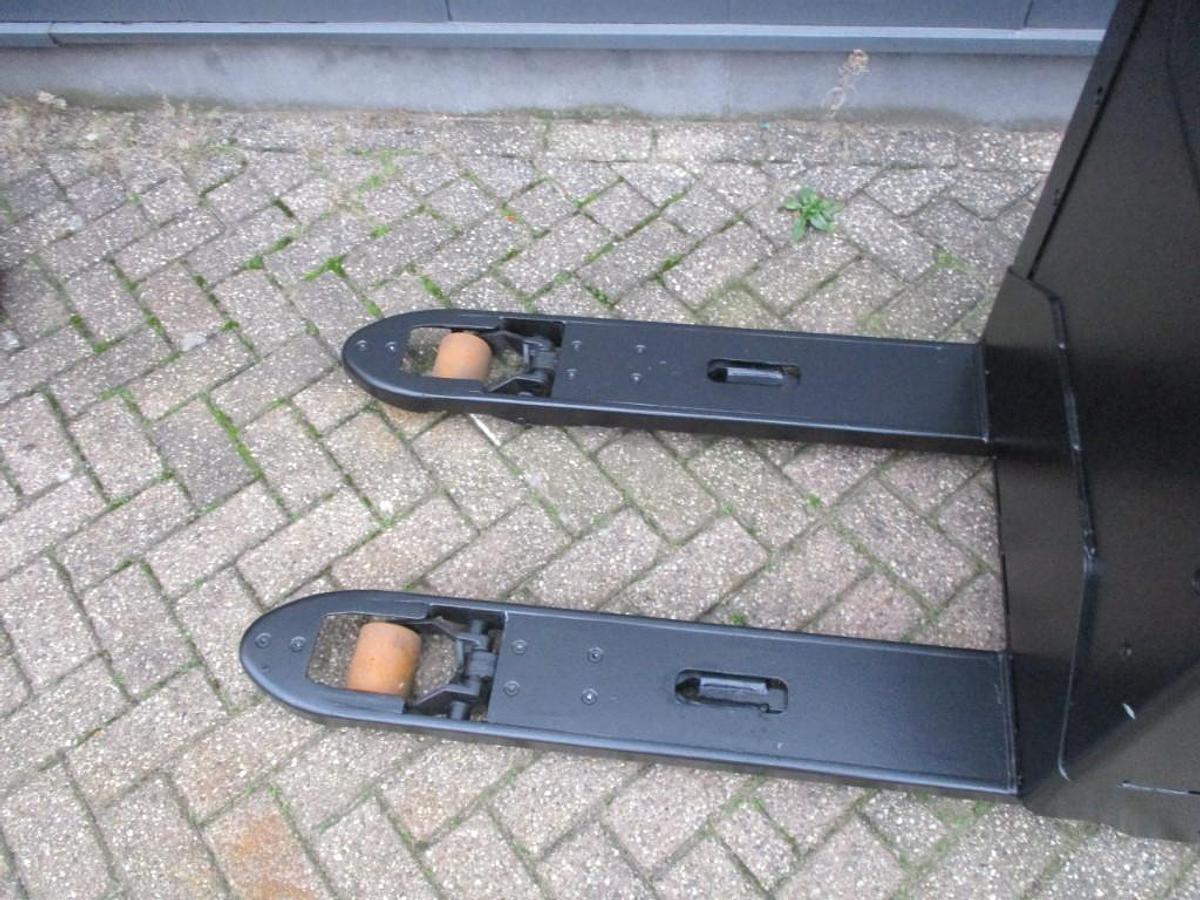 Refurbished 2020 TOYOTA LPE200 - 1552