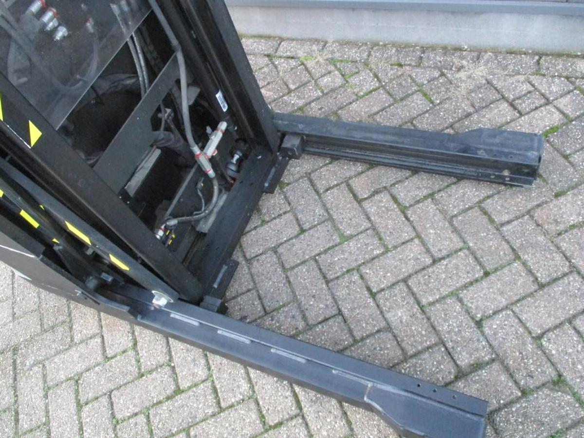 Refurbished 2017 TOYOTA SWE120XR