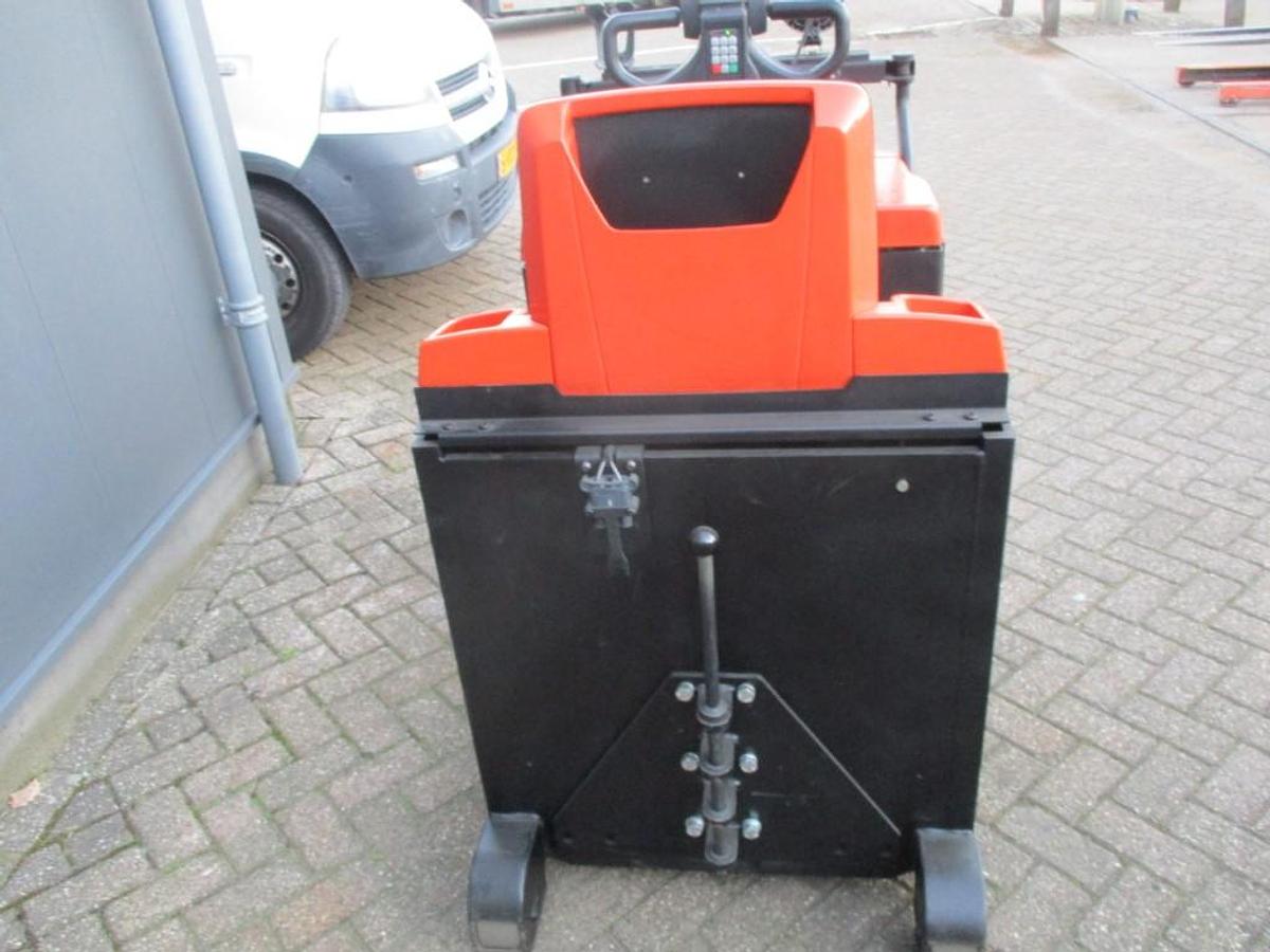 Refurbished 2018 TOYOTA TSE300 Tracto